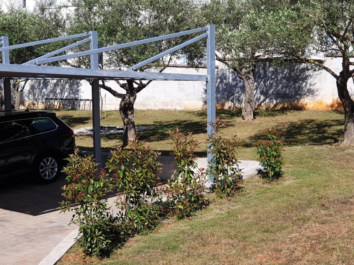 Apartments With A Parking Space Valbandon, Fazana - 7296 Štinjan المظهر الخارجي الصورة