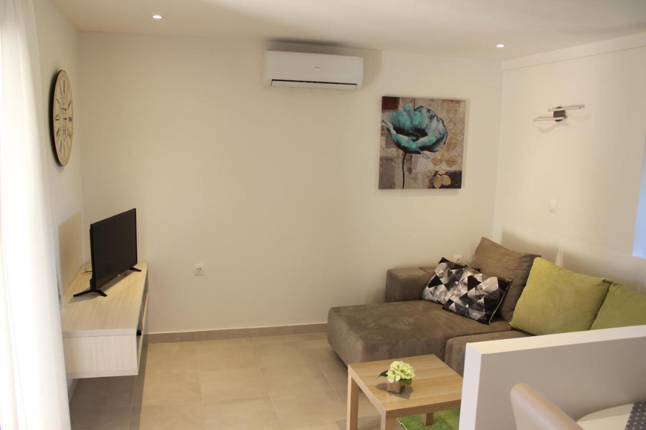 Apartments With A Parking Space Valbandon, Fazana - 7296 Štinjan المظهر الخارجي الصورة