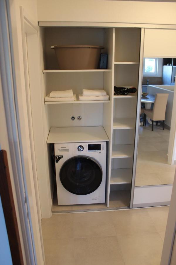 Apartments With A Parking Space Valbandon, Fazana - 7296 Štinjan المظهر الخارجي الصورة
